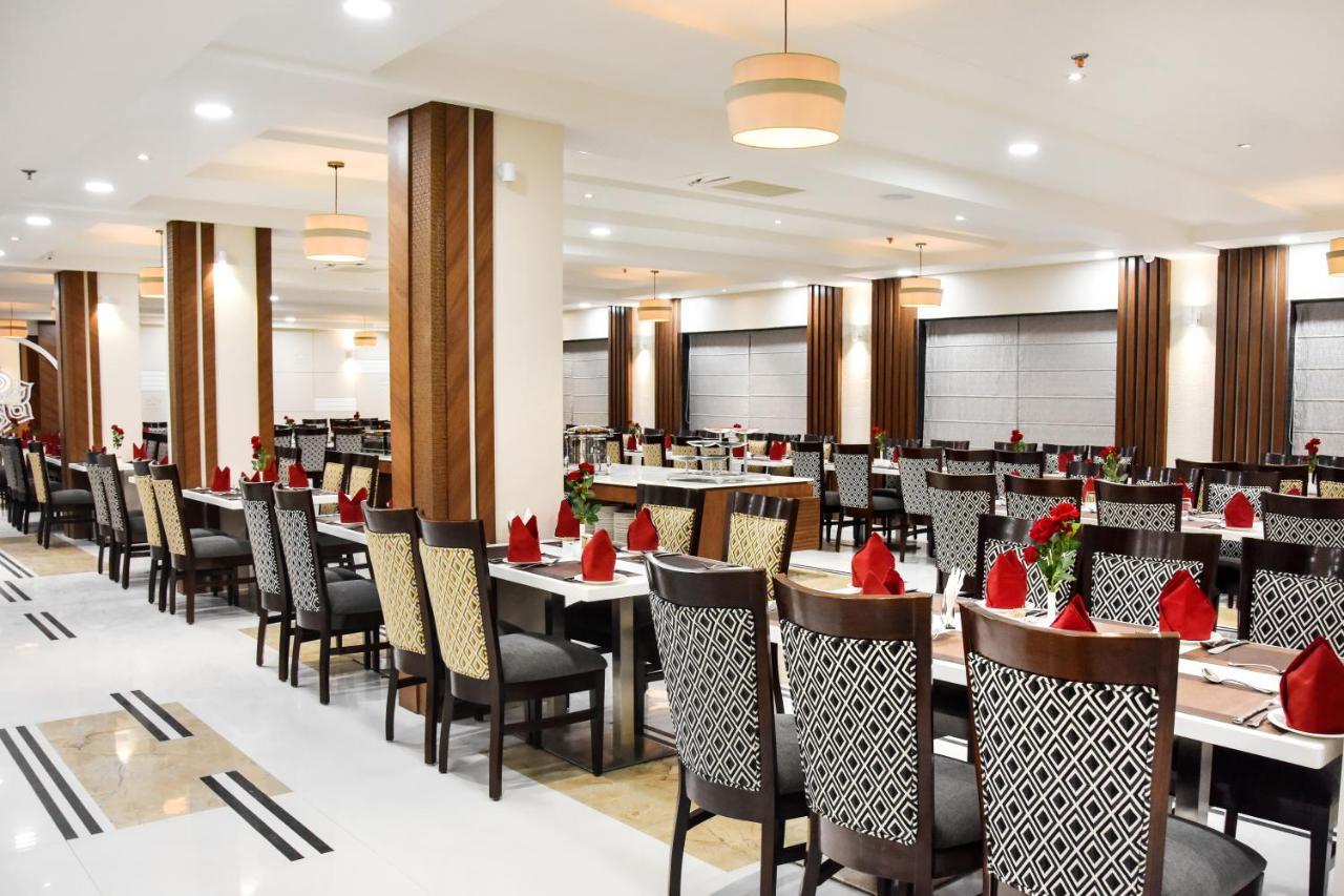 Hotel Platinum Shravasti Katra  Buitenkant foto