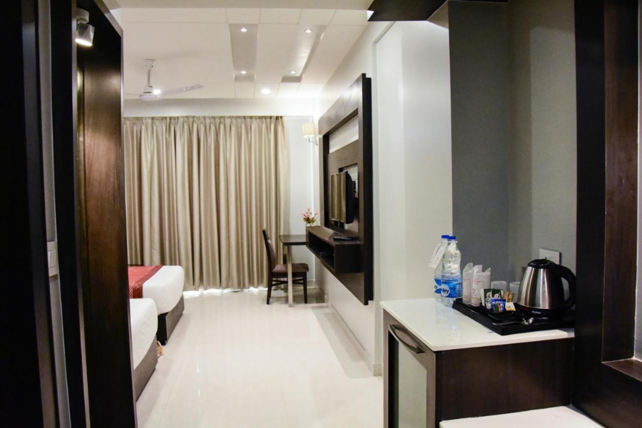 Hotel Platinum Shravasti Katra  Buitenkant foto